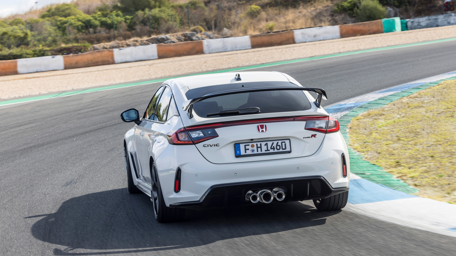 Οδηγούμε το νέο Honda Civic Type R: Κάνει τα τετρακίνητα να κρύβονται! 